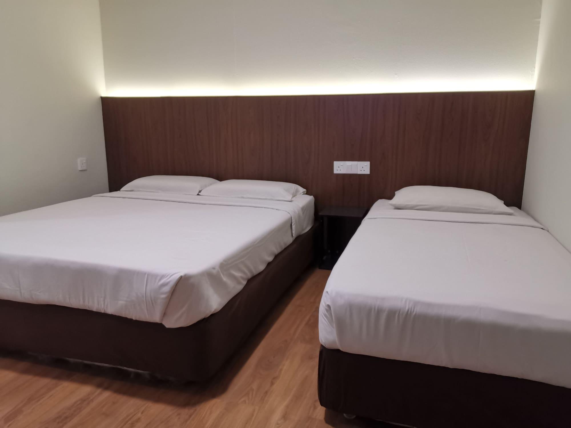 Hotel Holiday Кота-Кінабалу Екстер'єр фото