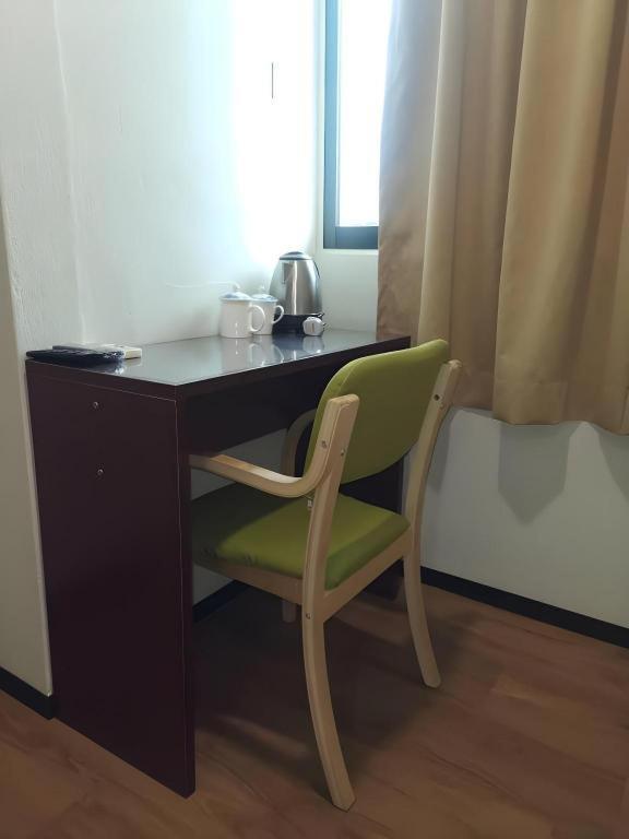 Hotel Holiday Кота-Кінабалу Екстер'єр фото