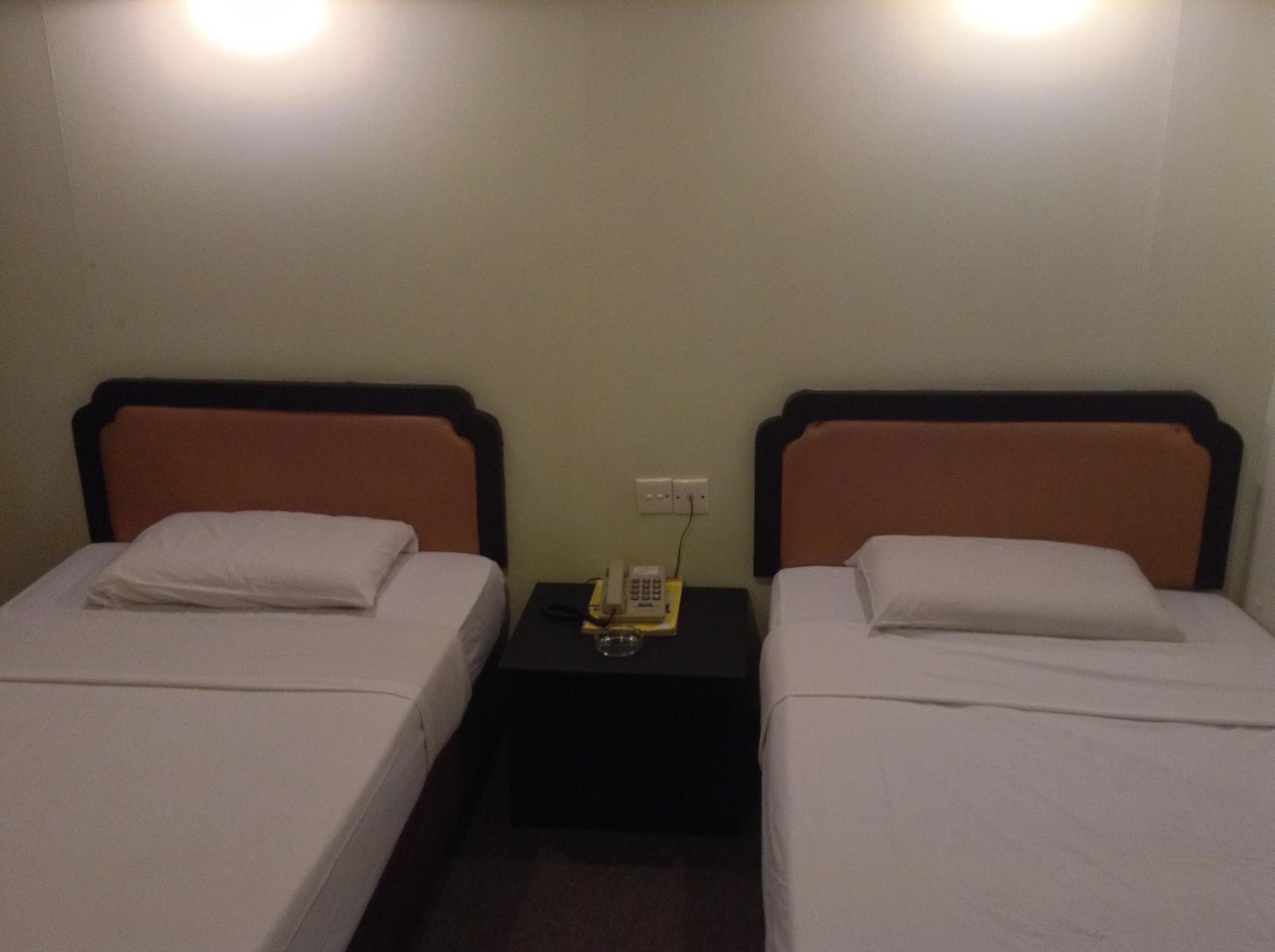 Hotel Holiday Кота-Кінабалу Екстер'єр фото
